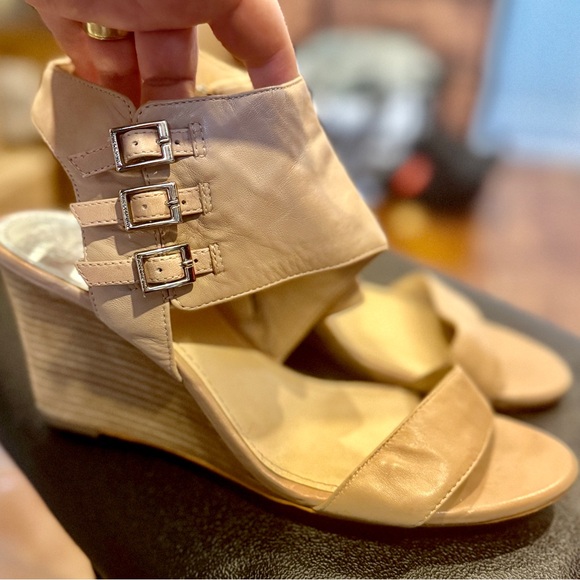 Vince Camuto Tan Leather Wedge Sandals Sz 9.5 - Picture 8 of 8